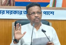 কলকাতার পৌর করপোরেশনের মেয়র পদ থেকে পদত্যাগ করেছেন ফিরহাদ হাকিম