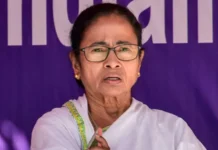শেষ মুহূর্তে পচা ডিম ছোড়ার ভয়ে মমতার বৈঠক বাতিল