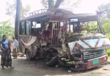 মাদারীপুরের কালকিনিতে ঢাকা-বরিশাল মহাসড়কে দুই বাসের মুখোমুখি সংঘর্ষ, আহত ২০