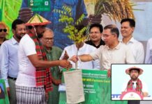 প্রধানমন্ত্রী হাত থেকে কৃষক কার্ড গ্রহণ করে কৃষক কবির হোসেন মারা গেছেন