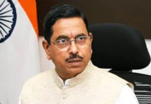 ভারতের শিক্ষামন্ত্রী ধর্মেন্দ্র প্রধানের পদত্যাগের পর নতুন কেন্দ্রীয় শিক্ষামন্ত্রী প্রহ্লাদ জোশী